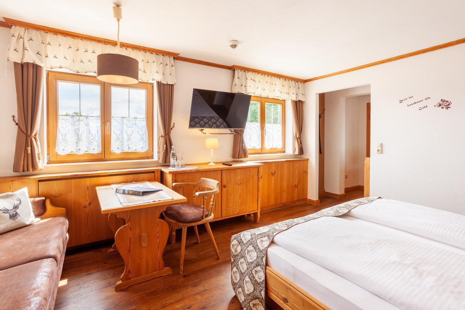 Lustiger Hirsch Hotel Akams Bagian luar foto