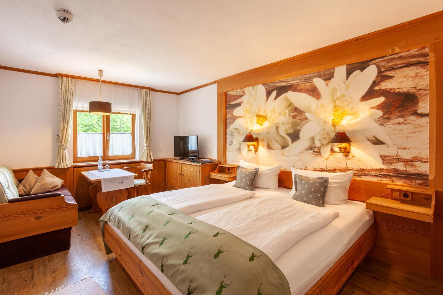 Lustiger Hirsch Hotel Akams Bagian luar foto