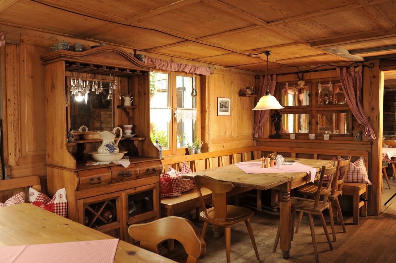 Lustiger Hirsch Hotel Akams Bagian luar foto