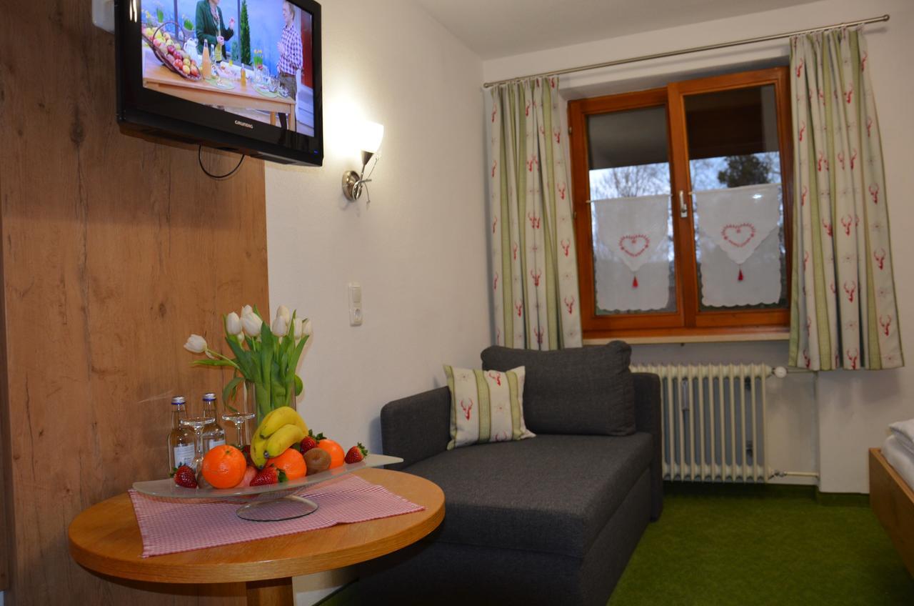 Lustiger Hirsch Hotel Akams Bagian luar foto