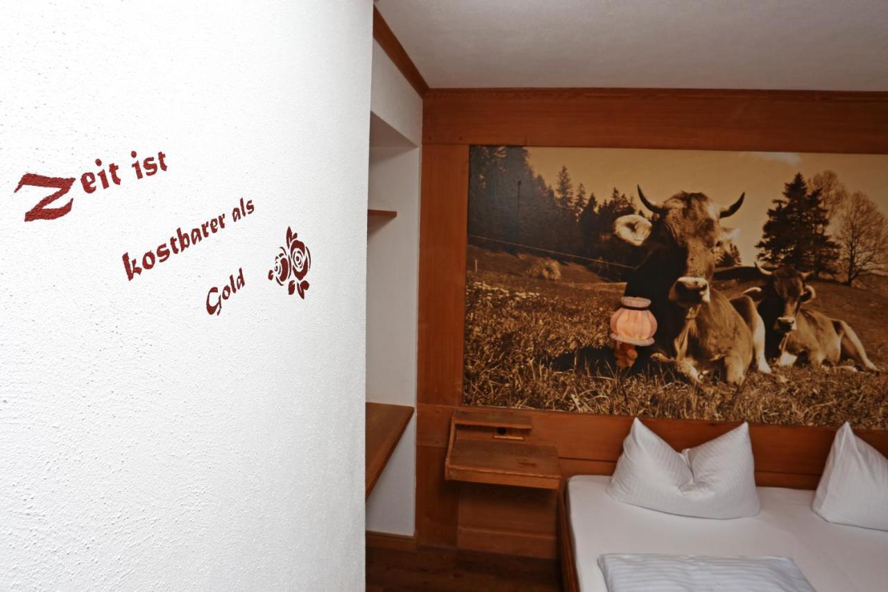 Lustiger Hirsch Hotel Akams Bagian luar foto